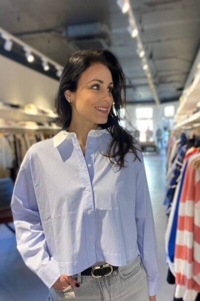 Gia crop shirt pale blue Co’Couture