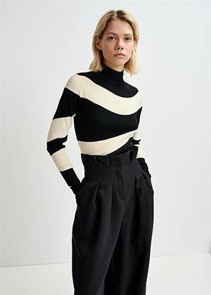 Goose wavy knit pull C3 black Essentiel