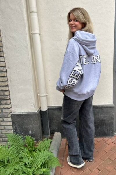 Gris patched sweatshirt hurricane grey Essentiel